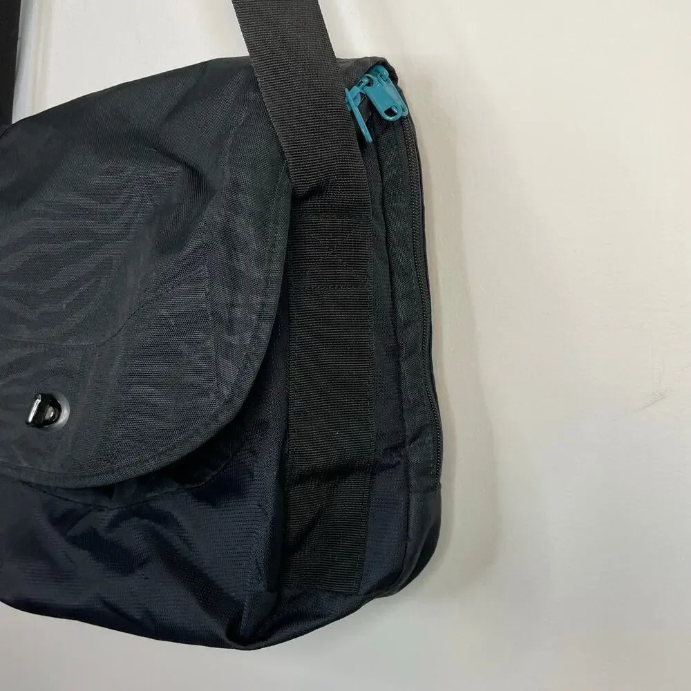 Dakine Brooke Black Animal Print Nylon Canvas Laptop Messenger Bag Travel Work